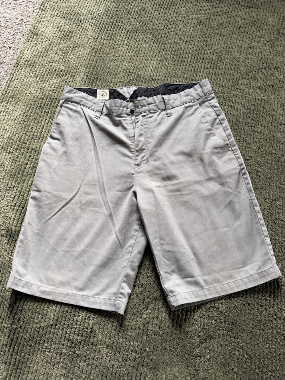 Volcom Men's Light Gray Flat-Front Casual Shorts